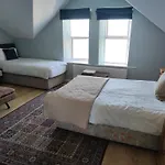 4 Bayview Terrace