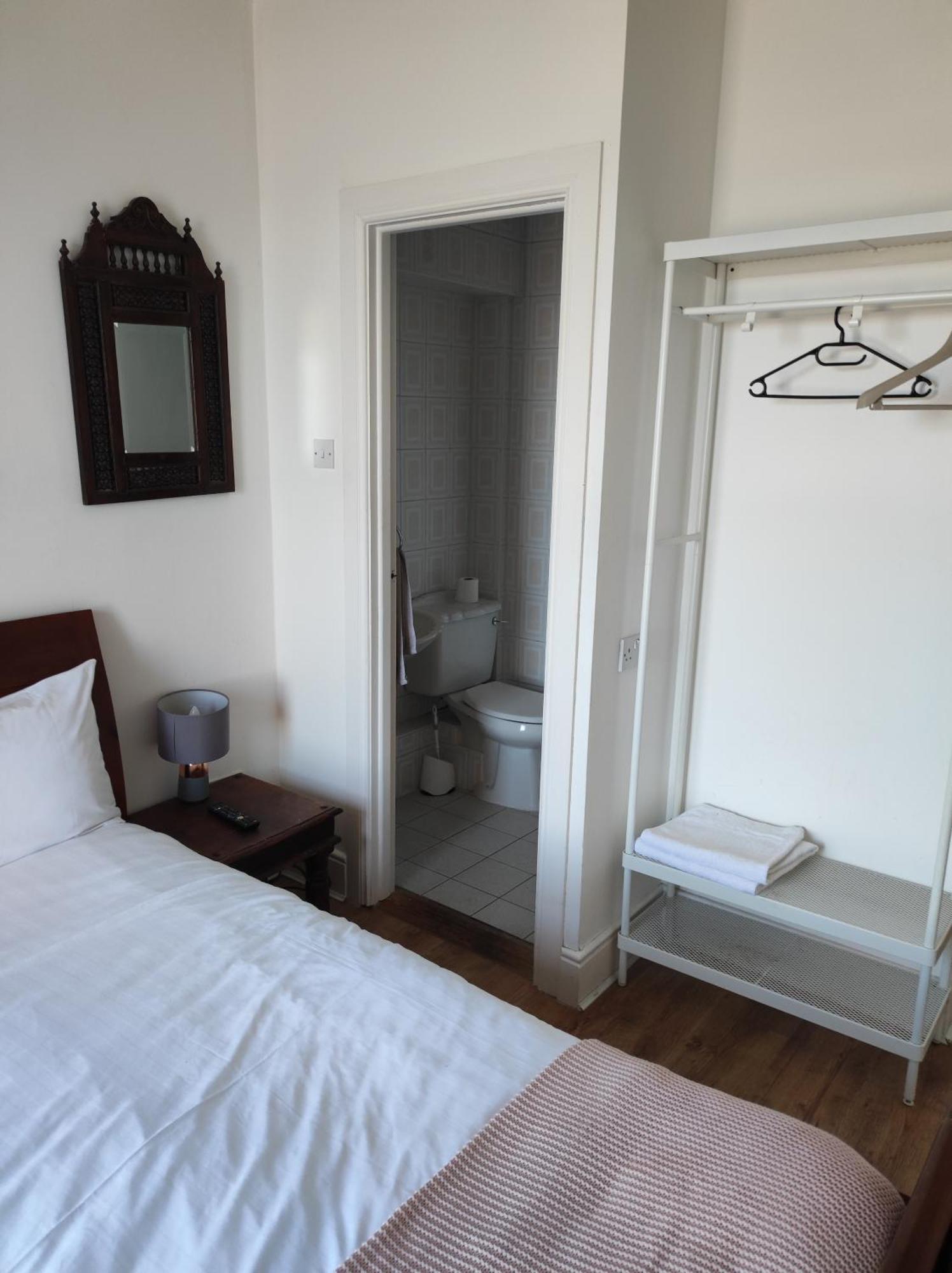 4 Bayview Terrace Guest house *